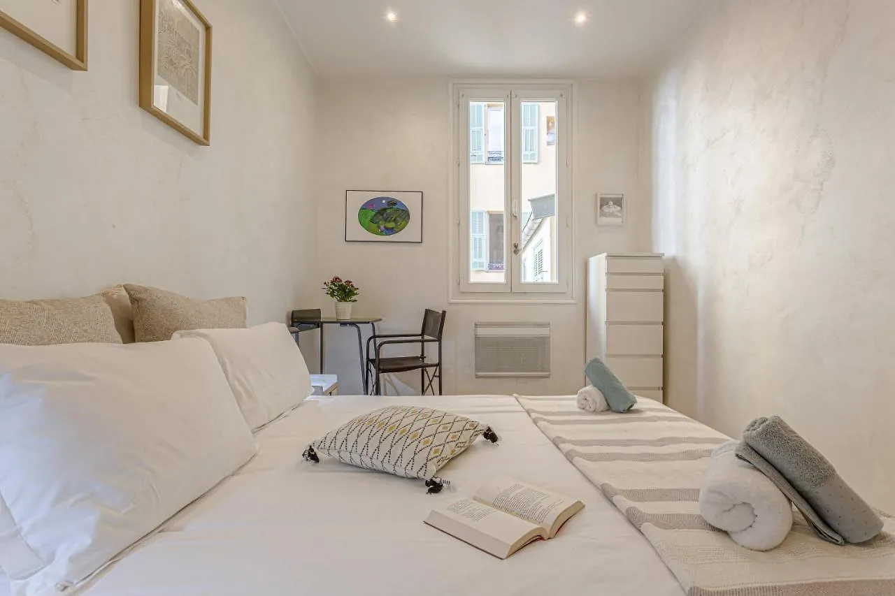 Gambetta - Charming 2 Bedroom - Near Promenade 0*, Nice