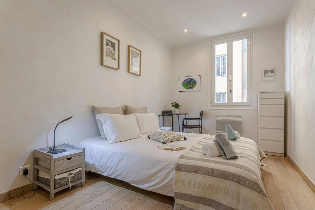 Gambetta - Charming 2 Bedroom - Near Promenade 0*, Nice